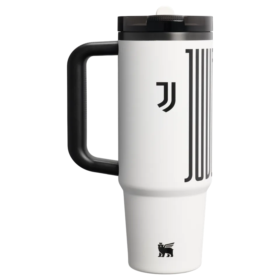 stanley-1913-x-juventus-quencher-protour-flip-straw-tumbler-0-89-l-auslaufsicher image 1