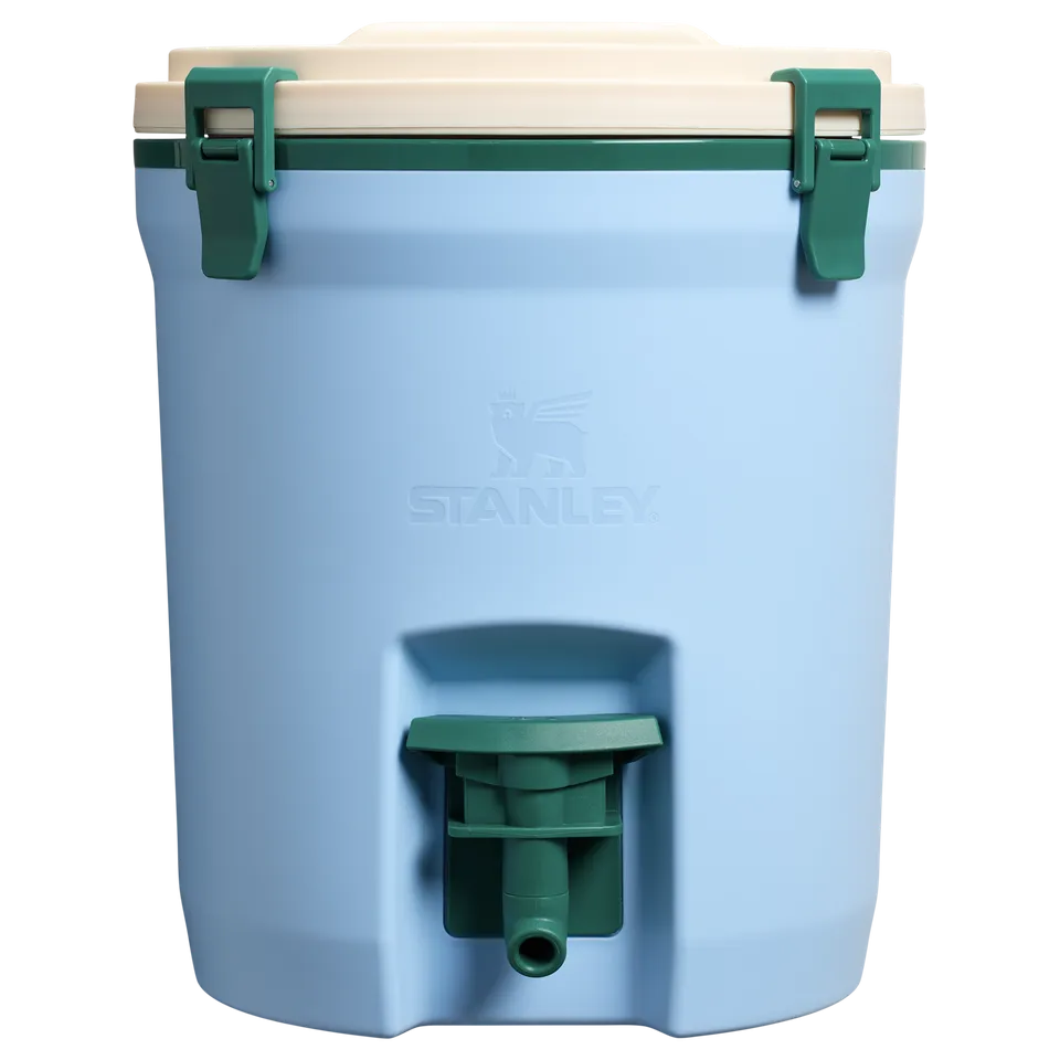stanley-1913-fast-flow-water-jug-7-5-l-isolierter-wasserkrug-mit-zapfhahn-auslau image 1