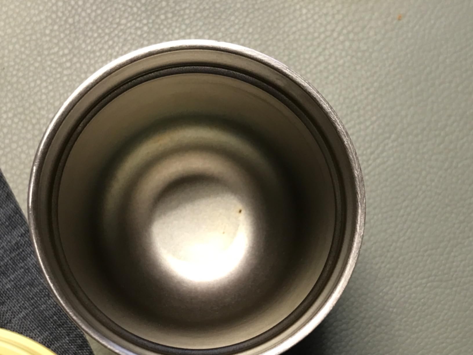 Deckel ein wenig knackig