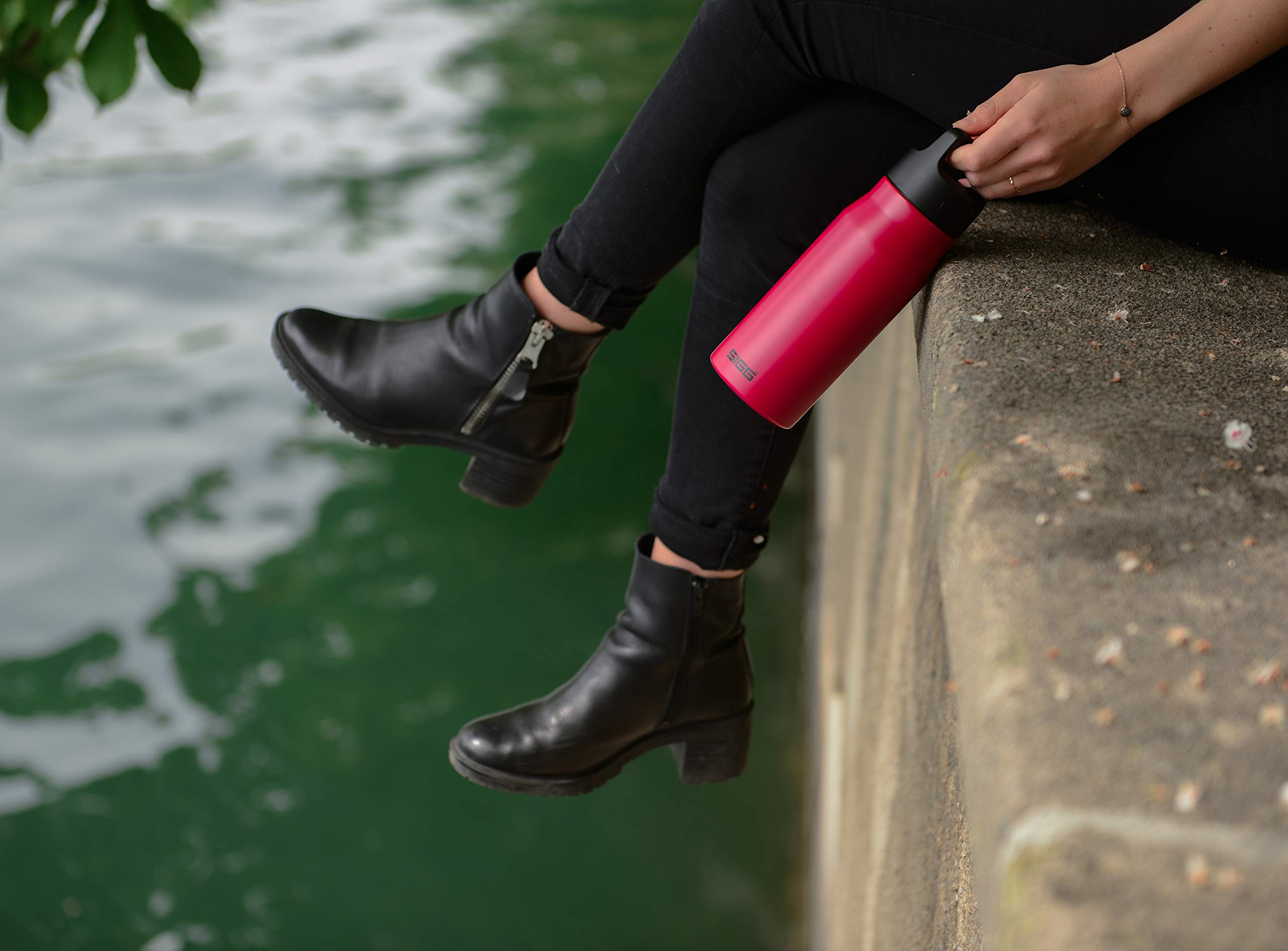 sigg-explorer-edelstahl-trinkflasche-0-75-l-weithals-kohlens-uregeeignet-auslauf image 8
