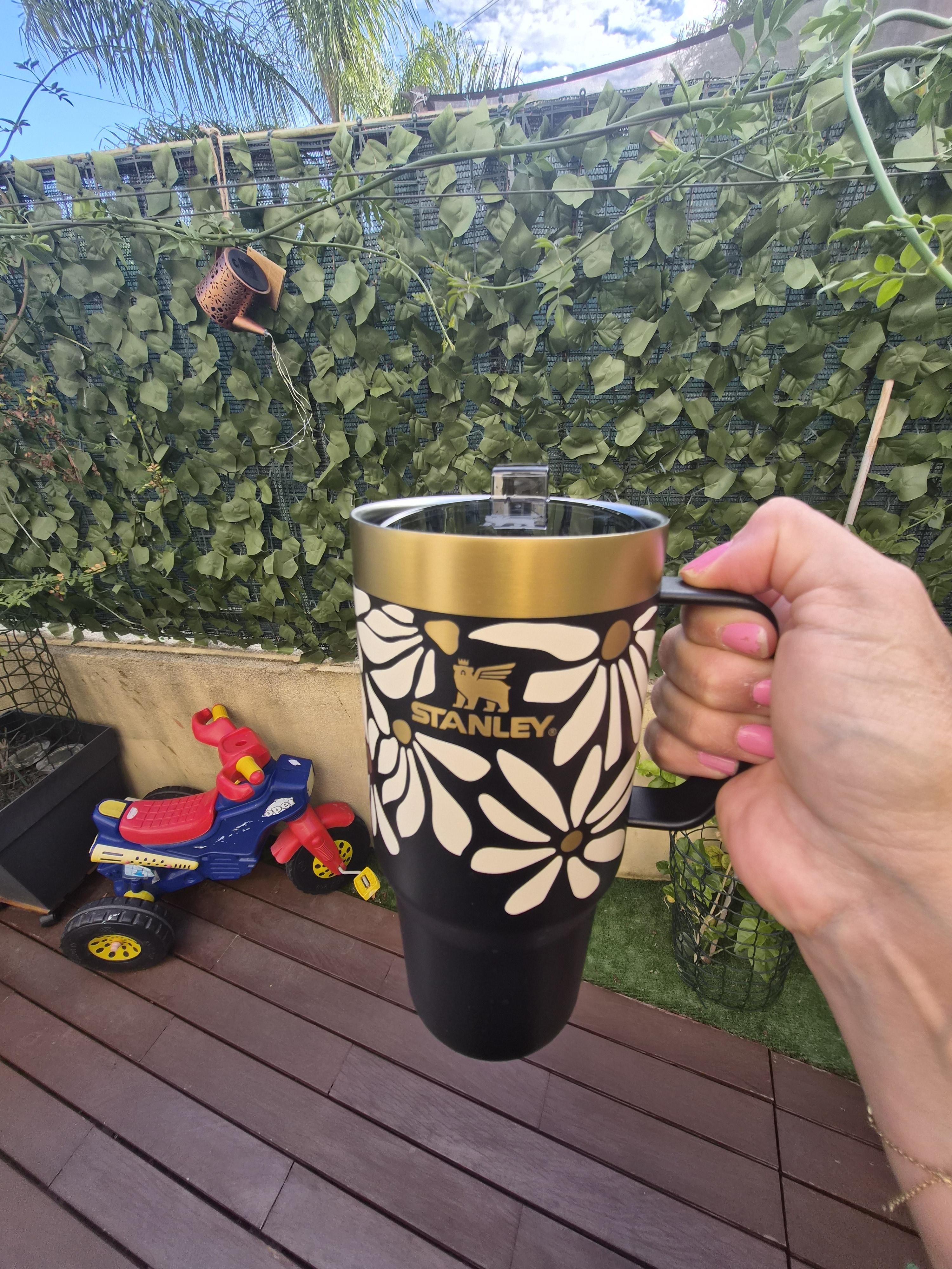 Der perfekte Becher für den Arbeitsweg